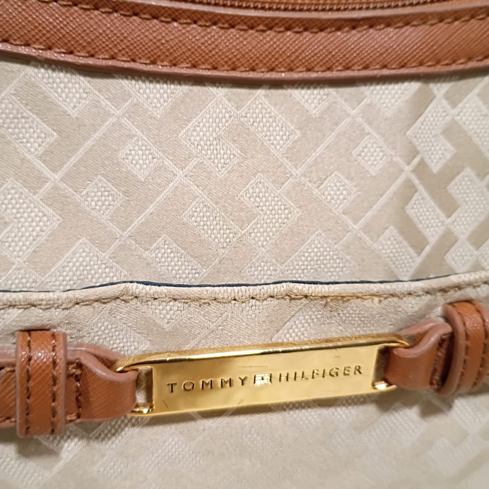 Tommy Hilfiger Tan and Brown Shoulder Bag - Picture 4 of 5